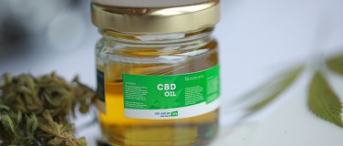 CBD Oil for Endometriosis Pain? Experts Warn: Buyer Beware ?