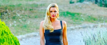 Actress Sophie Monk Reveals Endometriosis Diagnosis ?