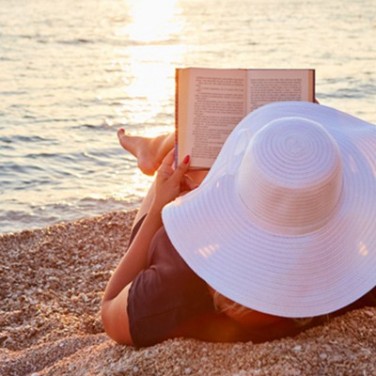 Summer Reads Right This Way! Eight Essential Endometriosis-Focused Books