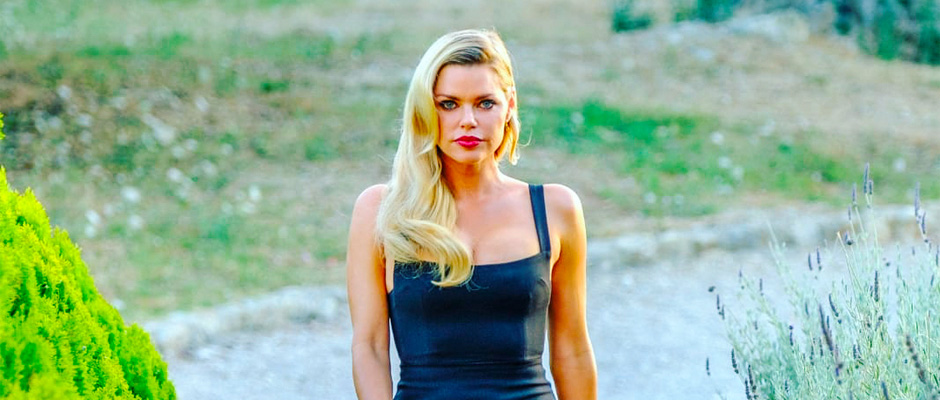 Actress Sophie Monk Reveals Endometriosis Diagnosis